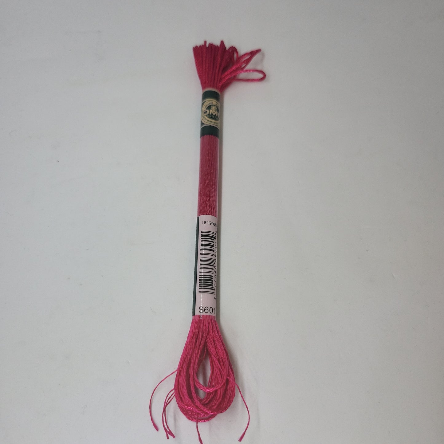 S601 Satin Thread: 8m: Skeins