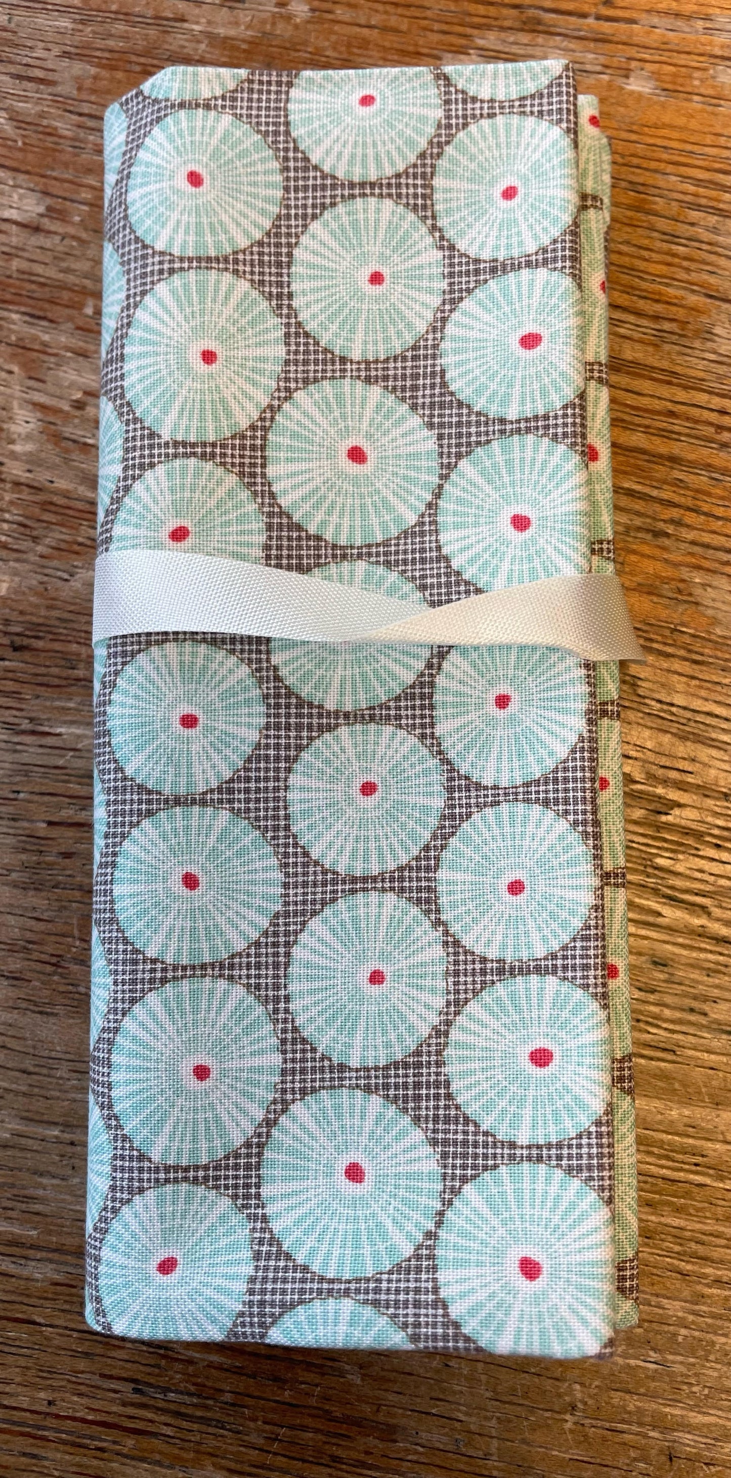 Fabric: Fat Quarters: Cotton Beach: 50 x 55cm WHILE STOCKS LAST