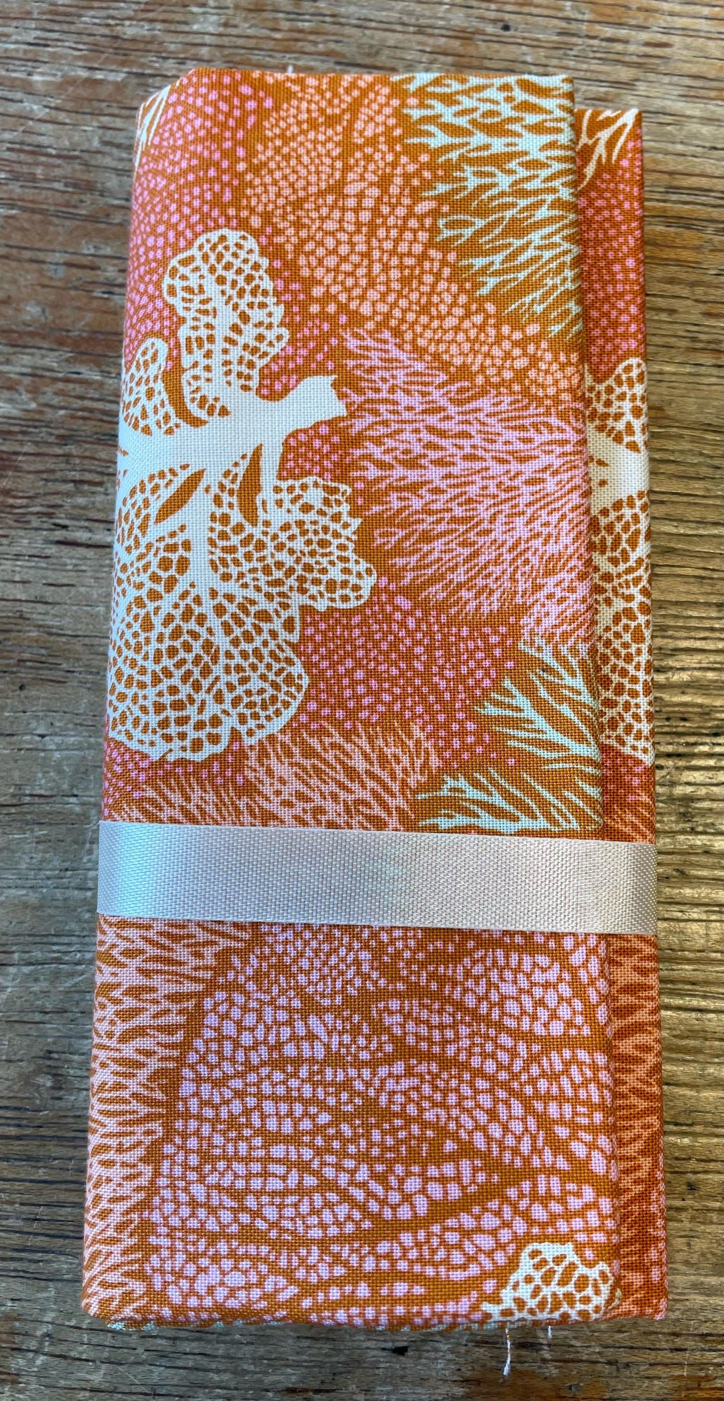 Fabric: Fat Quarters: Cotton Beach: 50 x 55cm WHILE STOCKS LAST
