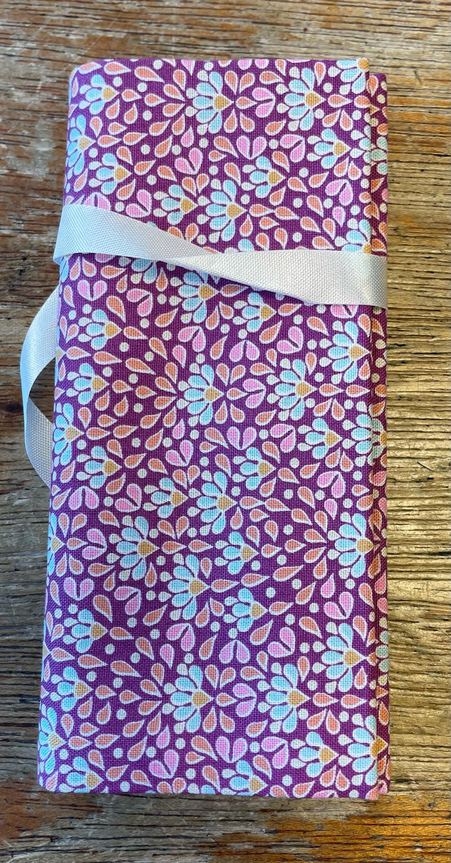 Fabric: Fat Quarters: Cotton Beach: 50 x 55cm WHILE STOCKS LAST